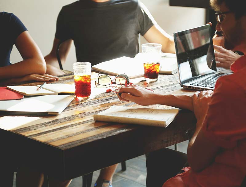 1639903735603593.jpg meeting-594091_1920.jpg